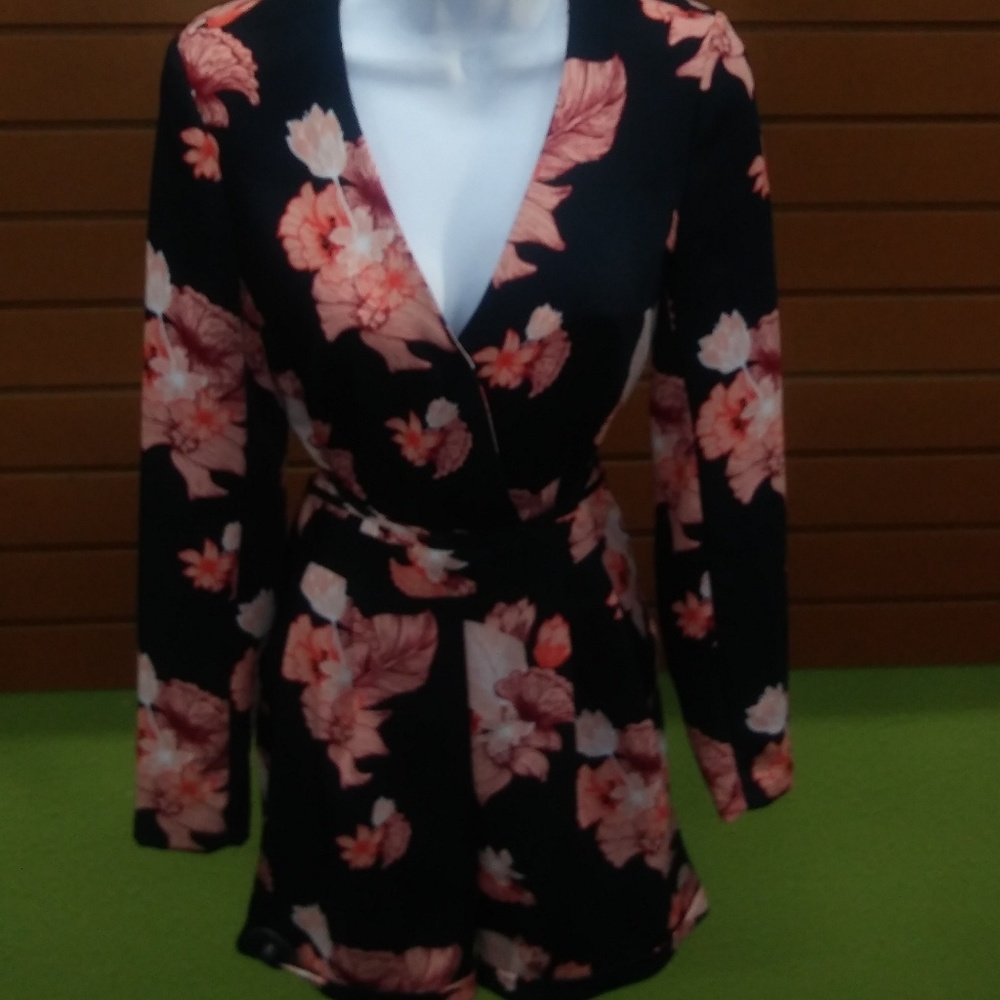 Long sleeve elegant v-neck romper